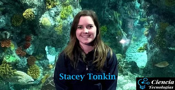 Stacey-Tonkin-cuidadora-del-acuario-Bristol